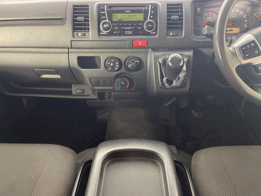 Photo '18' of Toyota Hiace