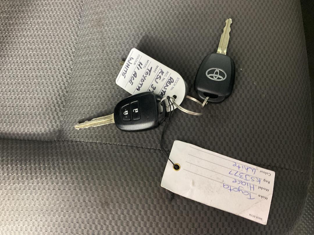 Photo '21' of Toyota Hiace Photo '21' of Toyota Hiace