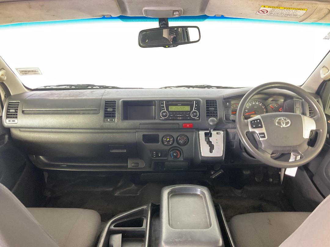 Photo '17' of Toyota Hiace Photo '17' of Toyota Hiace