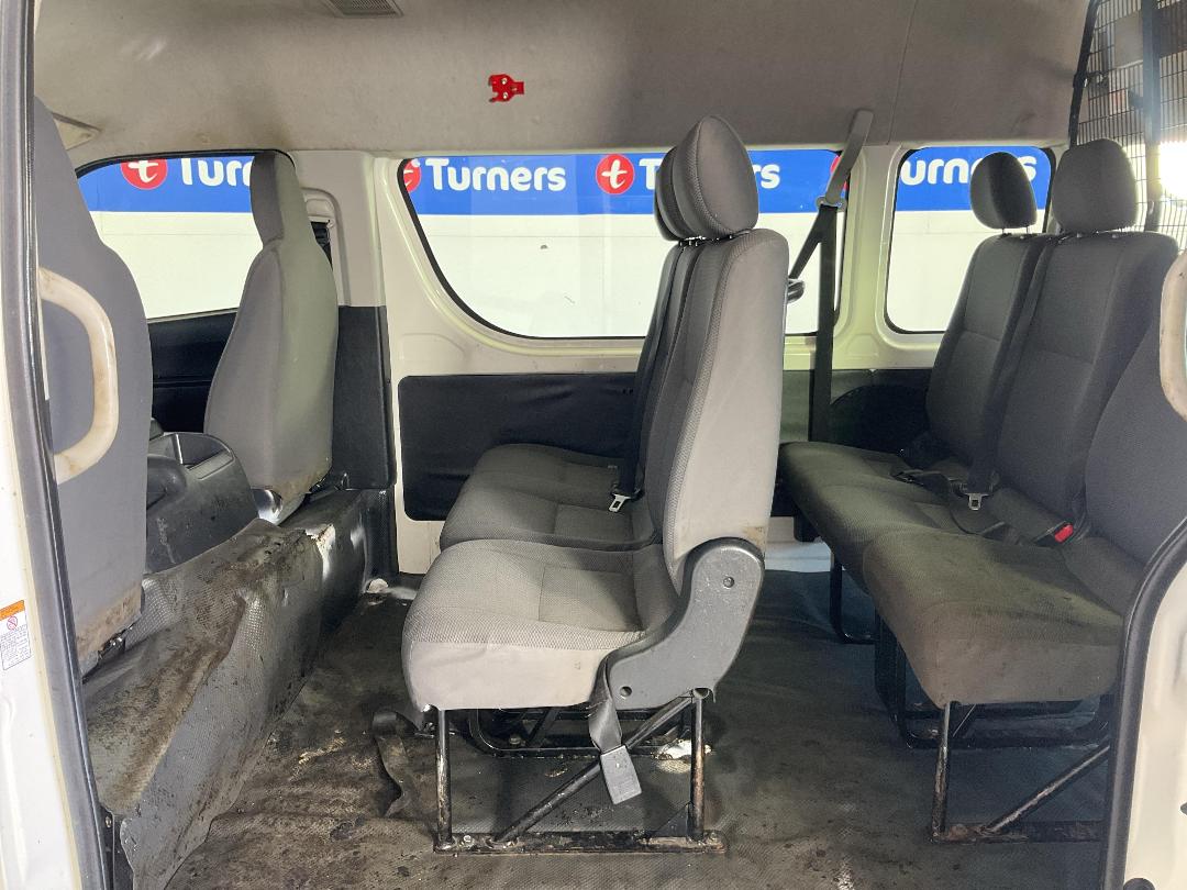 Photo '19' of Toyota Hiace Photo '19' of Toyota Hiace