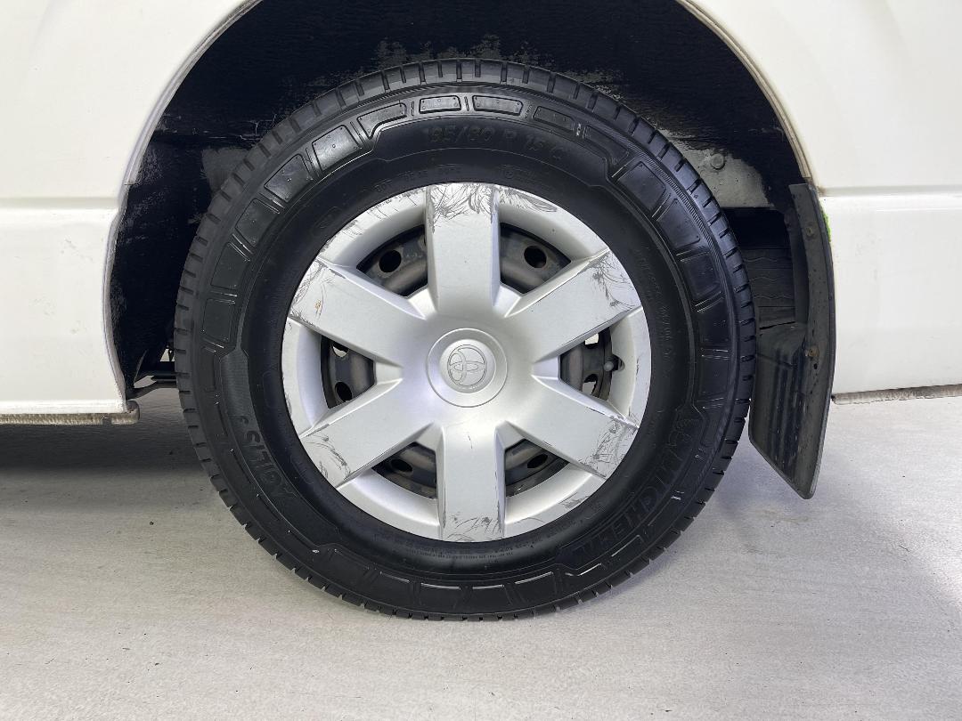 Photo '11' of Toyota Hiace