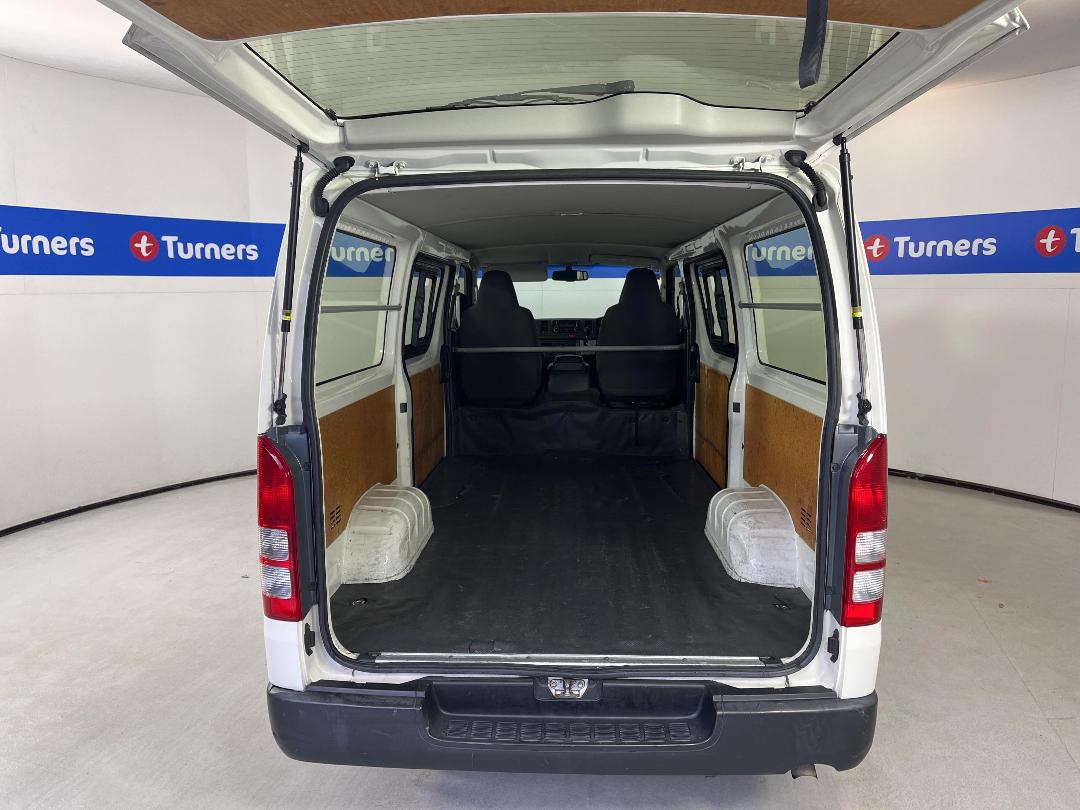 Photo '14' of Toyota Hiace