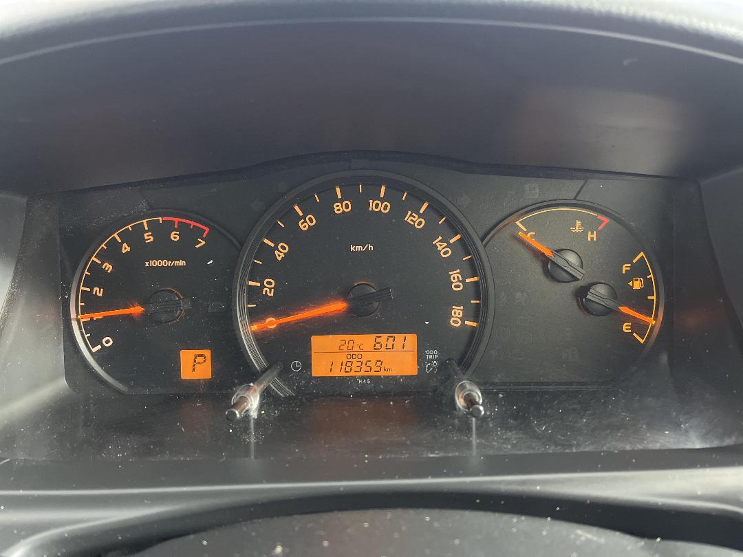 Photo '21' of Toyota Hiace