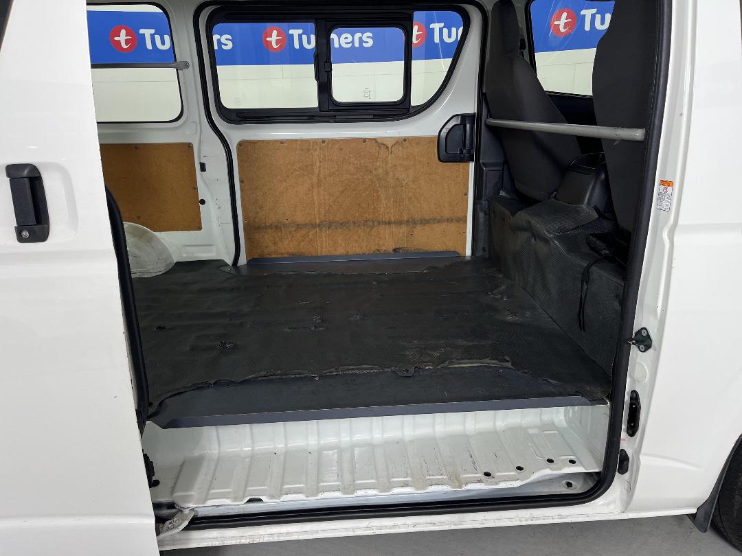 Photo '20' of Toyota Hiace