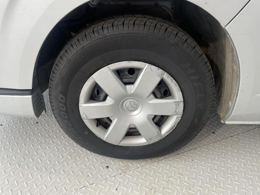 Photo '10' of Toyota Hiace