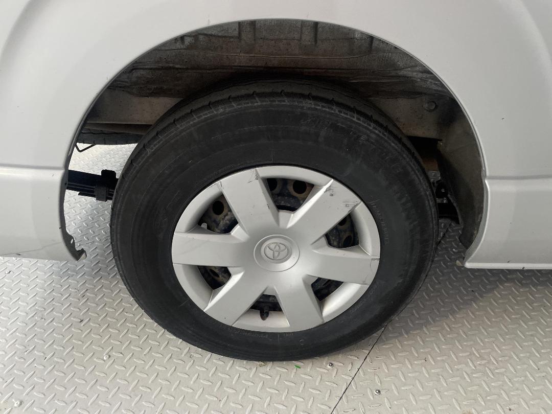 Photo '12' of Toyota Hiace