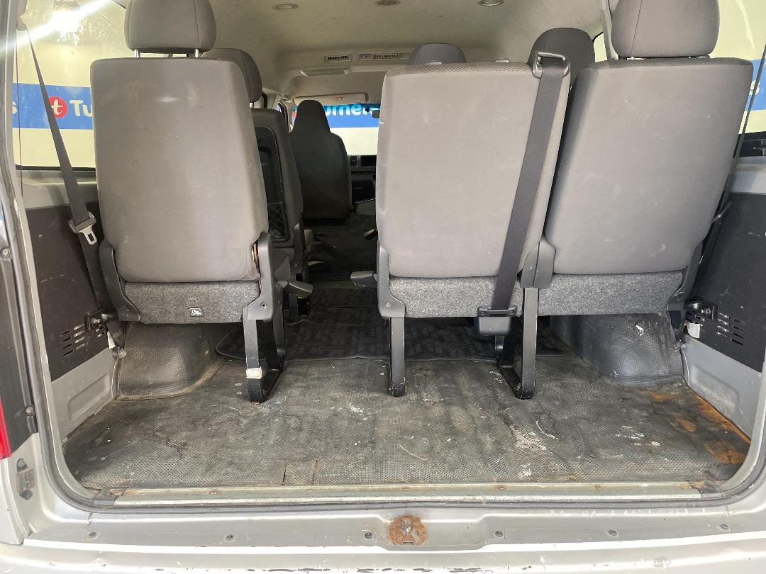 Photo '14' of Toyota Hiace