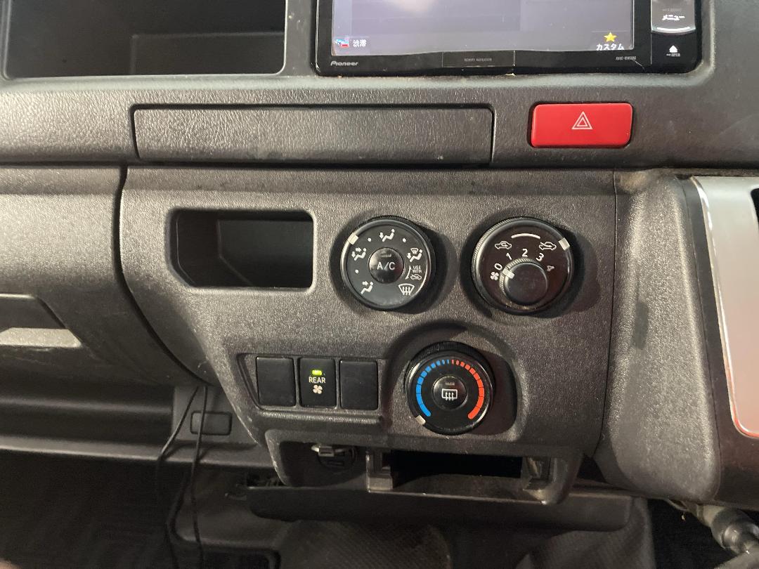 Photo '25' of Toyota Hiace