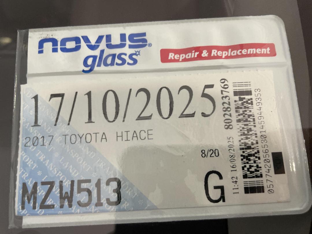 Photo '28' of Toyota Hiace