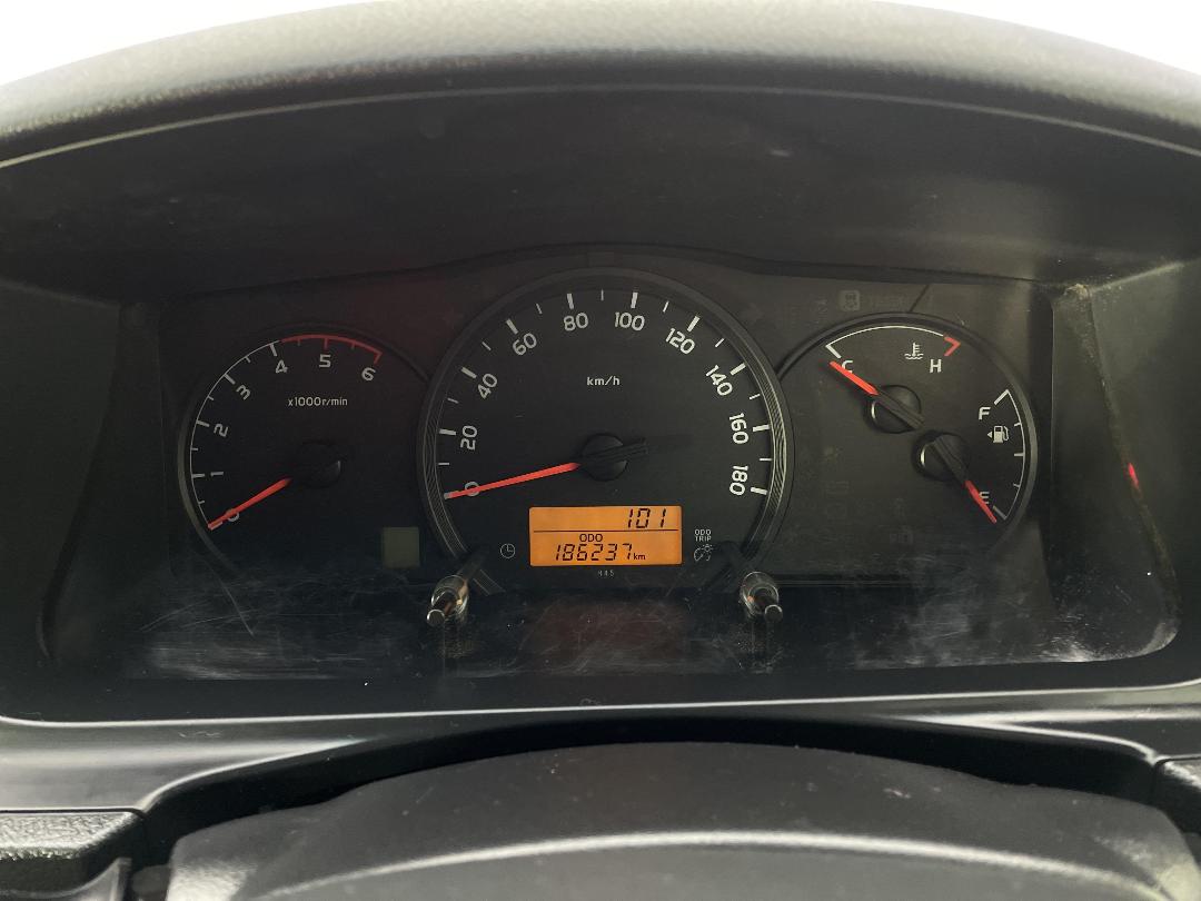 Photo '20' of Toyota Hiace Photo '20' of Toyota Hiace