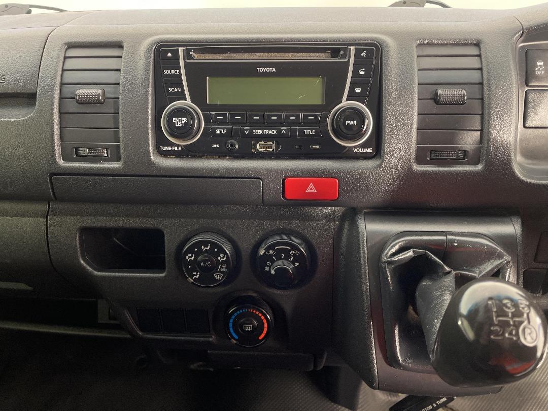 Photo '18' of Toyota Hiace Photo '18' of Toyota Hiace