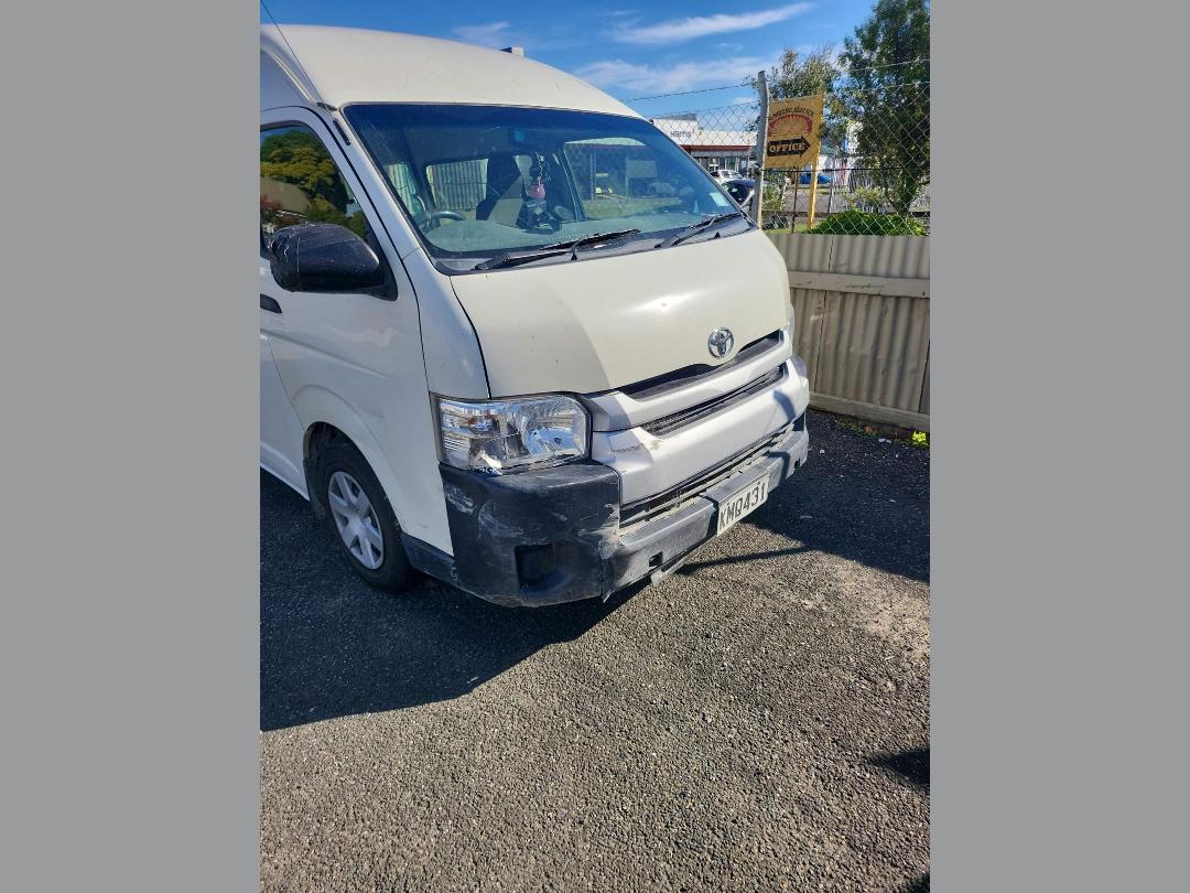 Photo '2' of Toyota Hiace Minibus TD