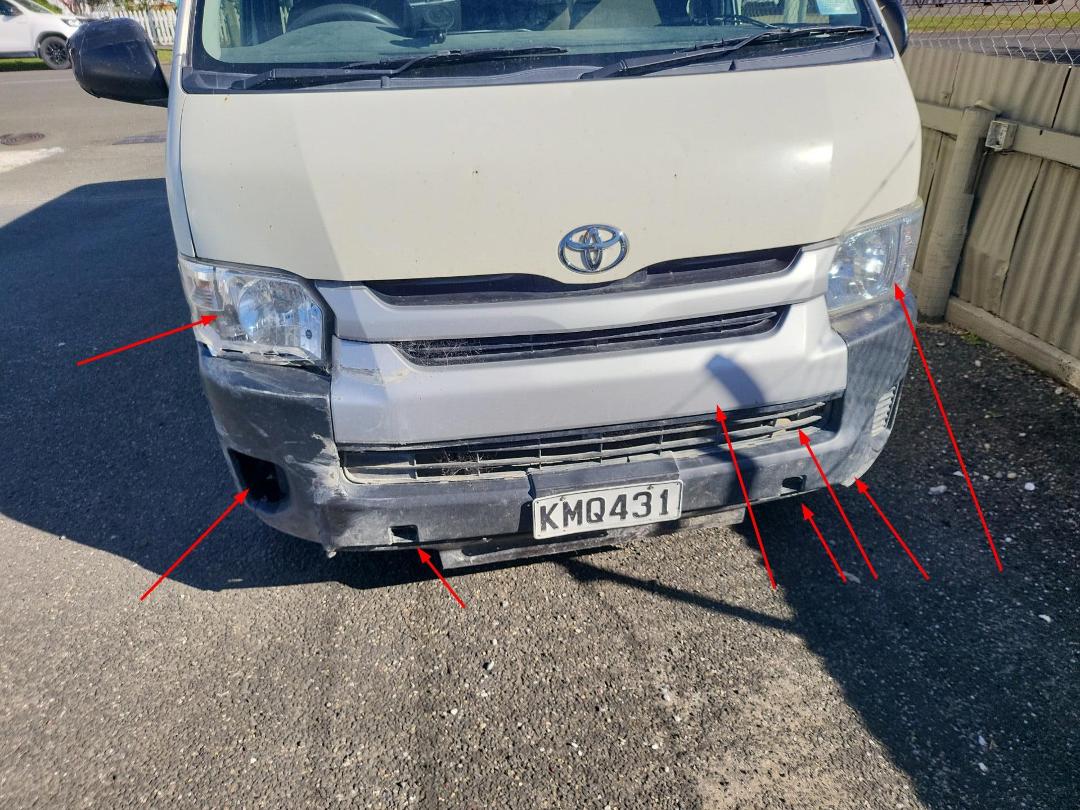 Photo '11' of Toyota Hiace Minibus TD