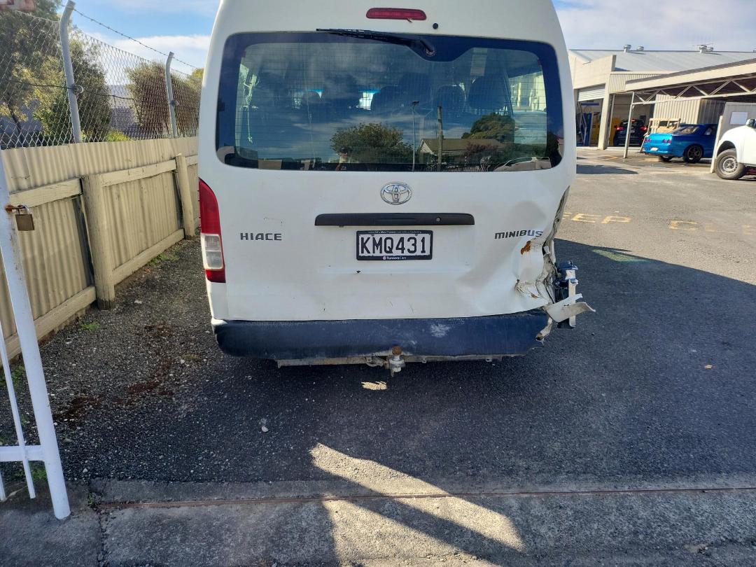 Photo '23' of Toyota Hiace Minibus TD