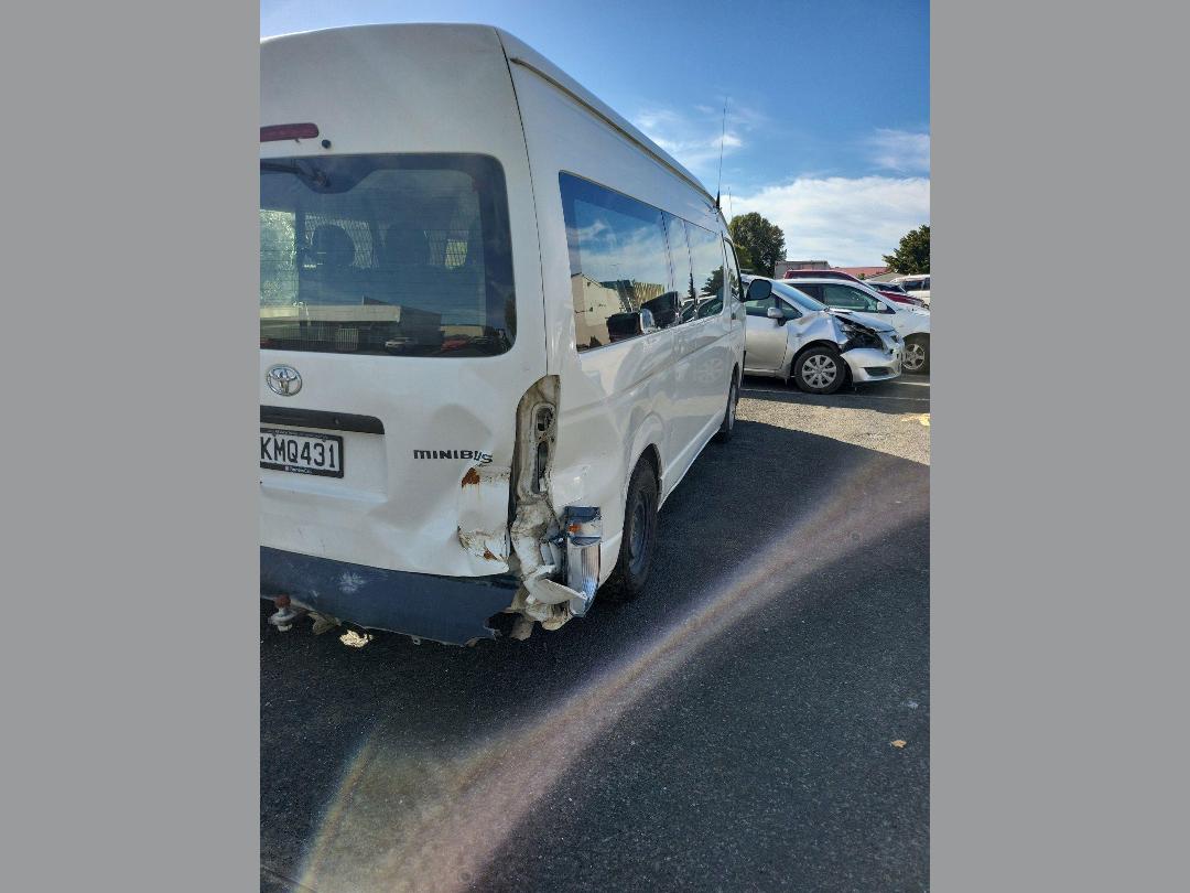 Photo '25' of Toyota Hiace Minibus TD