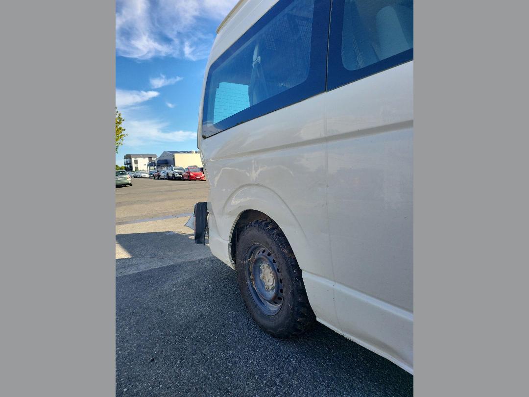 Photo '30' of Toyota Hiace Minibus TD