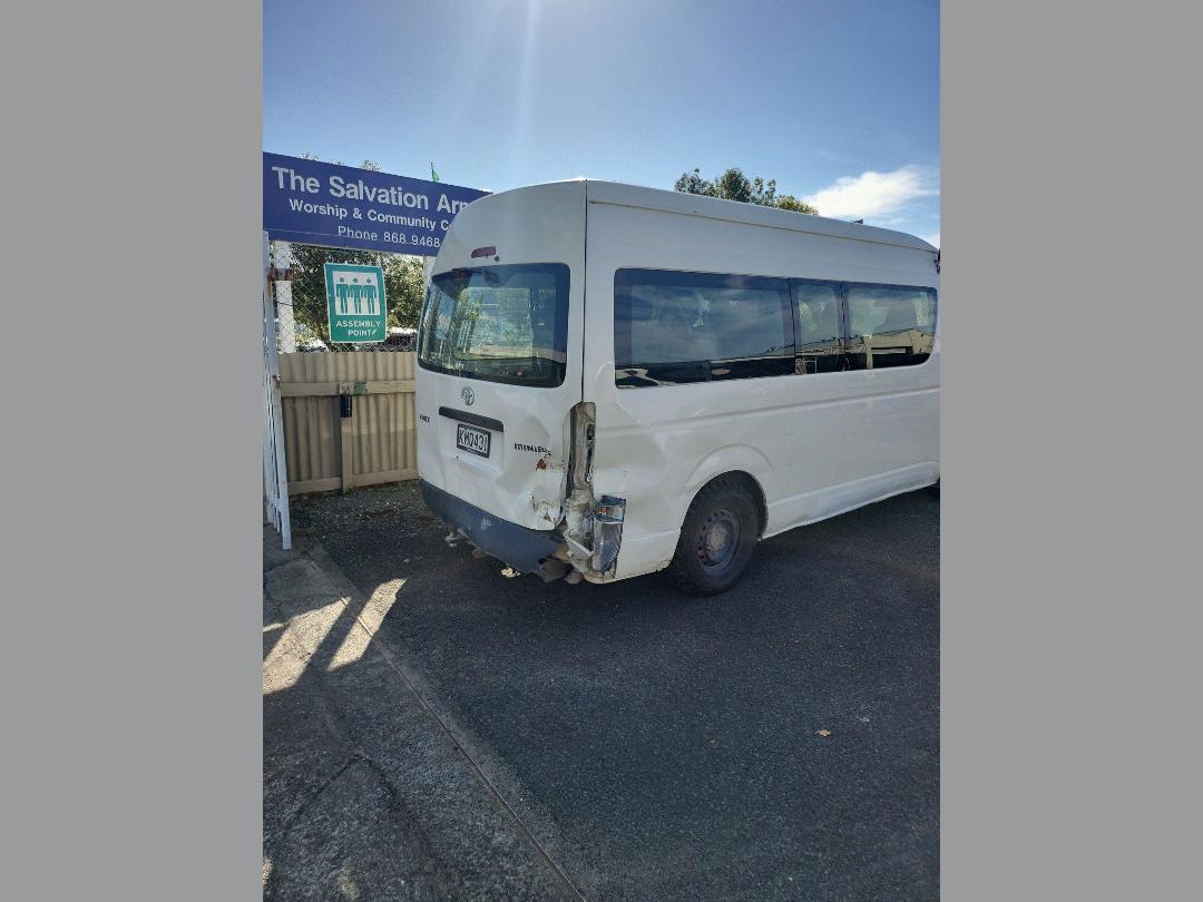 Photo '33' of Toyota Hiace Minibus TD