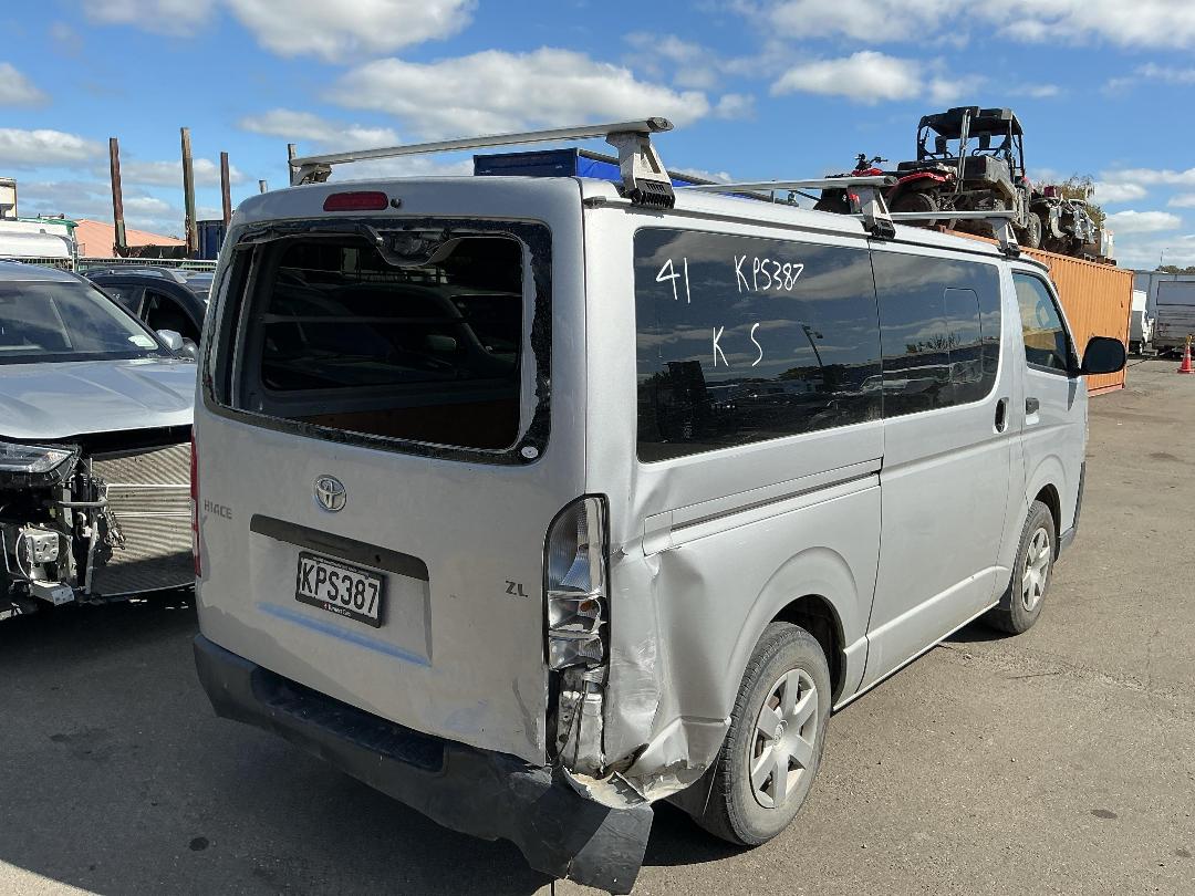 Photo '6' of Toyota Hiace ZL