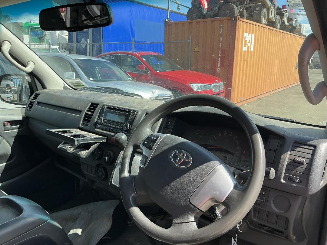 Photo '14' of Toyota Hiace ZL