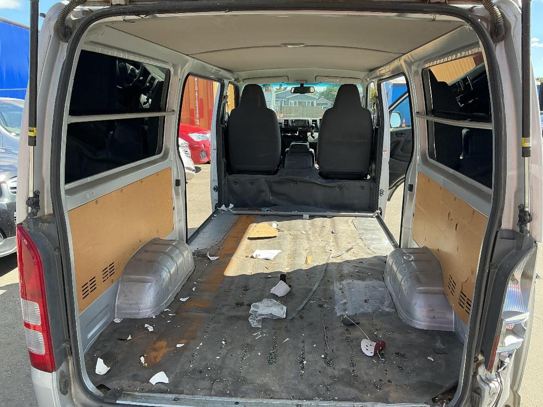 Photo '17' of Toyota Hiace ZL