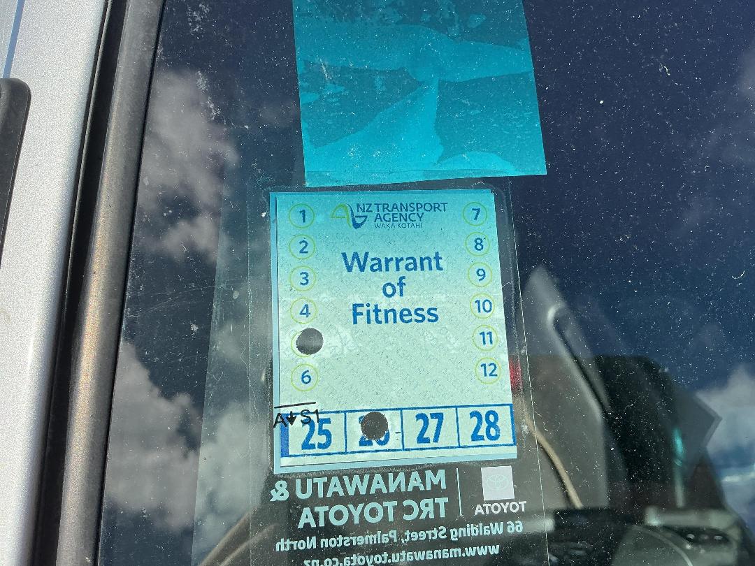 Photo '18' of Toyota Hiace ZL