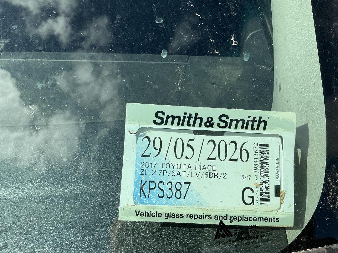 Photo '19' of Toyota Hiace ZL