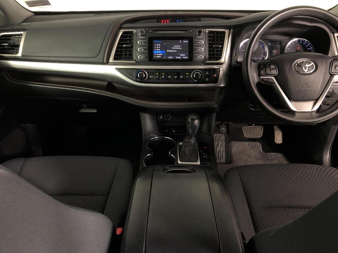 Photo '17' of Toyota Highlander Photo '17' of Toyota Highlander