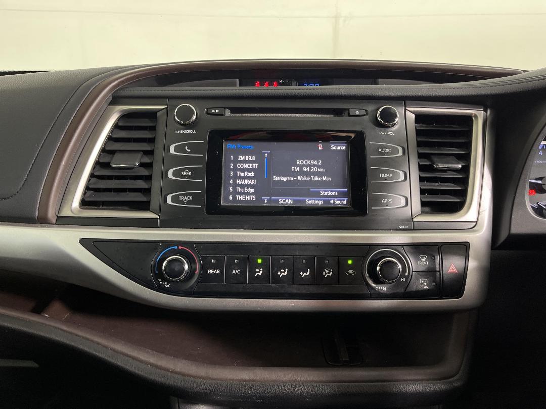 Photo '18' of Toyota Highlander