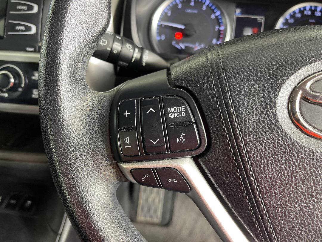 Photo '28' of Toyota Highlander