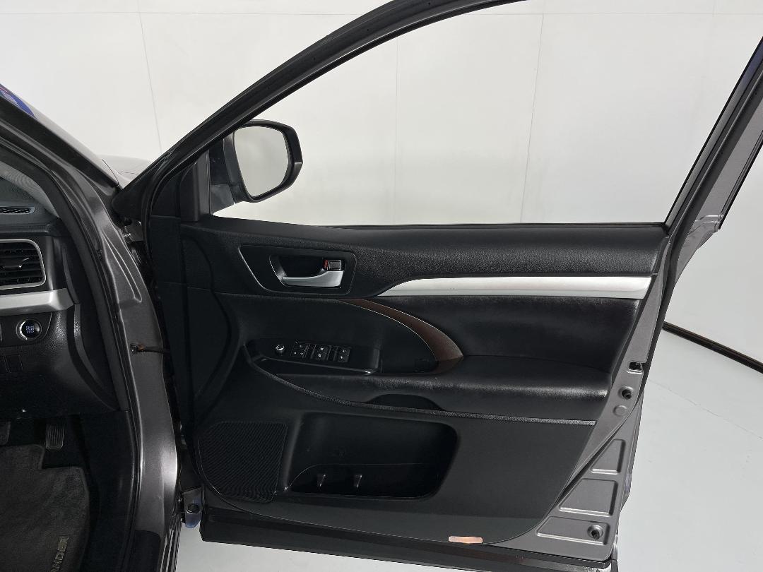 Photo '15' of Toyota Highlander