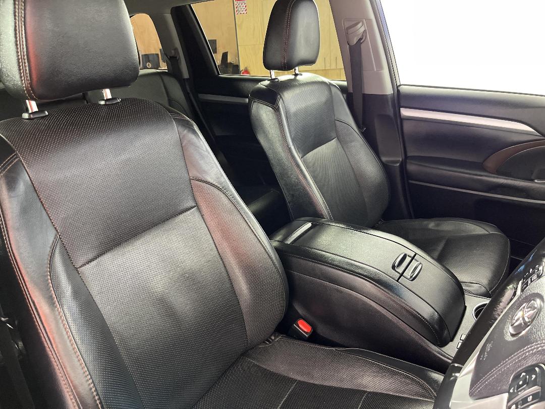 Photo '16' of Toyota Highlander