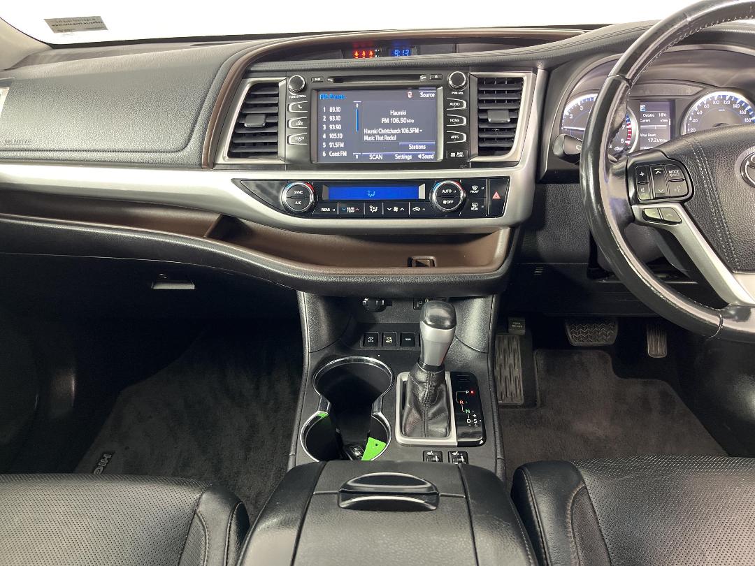 Photo '18' of Toyota Highlander