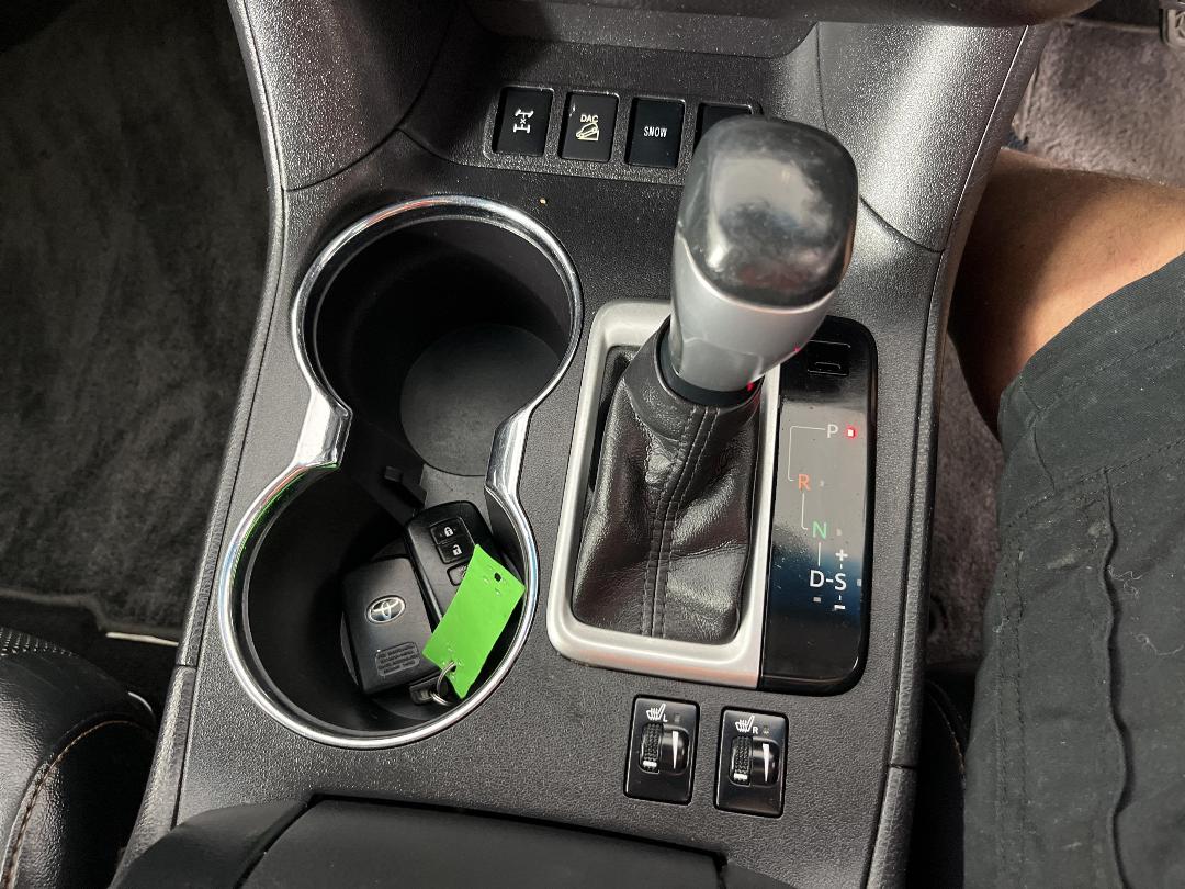 Photo '27' of Toyota Highlander