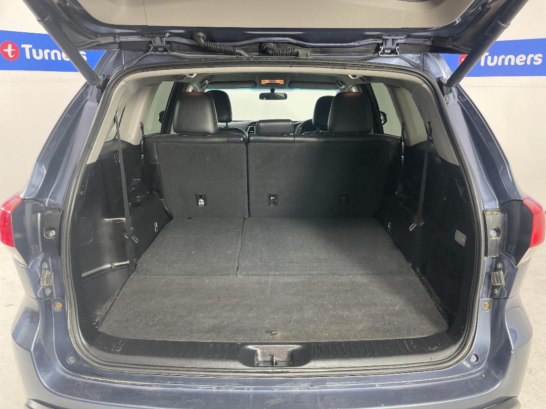 Photo '14' of Toyota Highlander