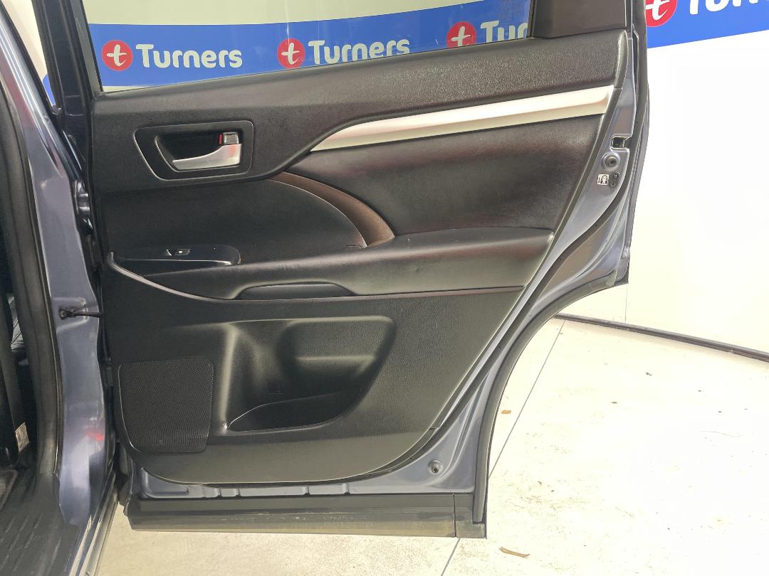 Photo '19' of Toyota Highlander