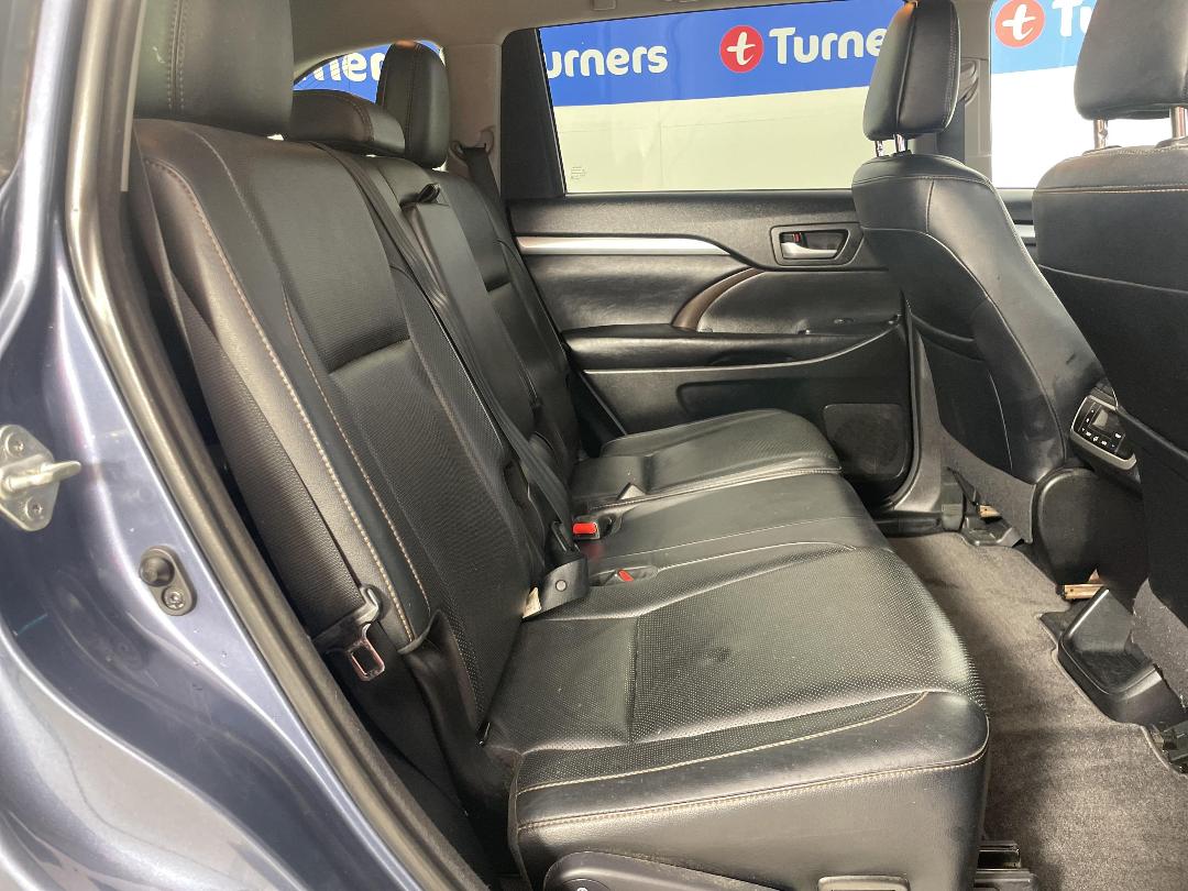 Photo '20' of Toyota Highlander