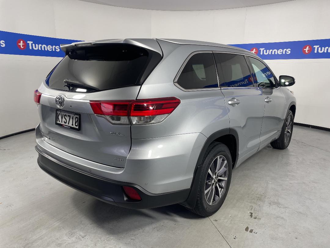 Photo '7' of Toyota Highlander