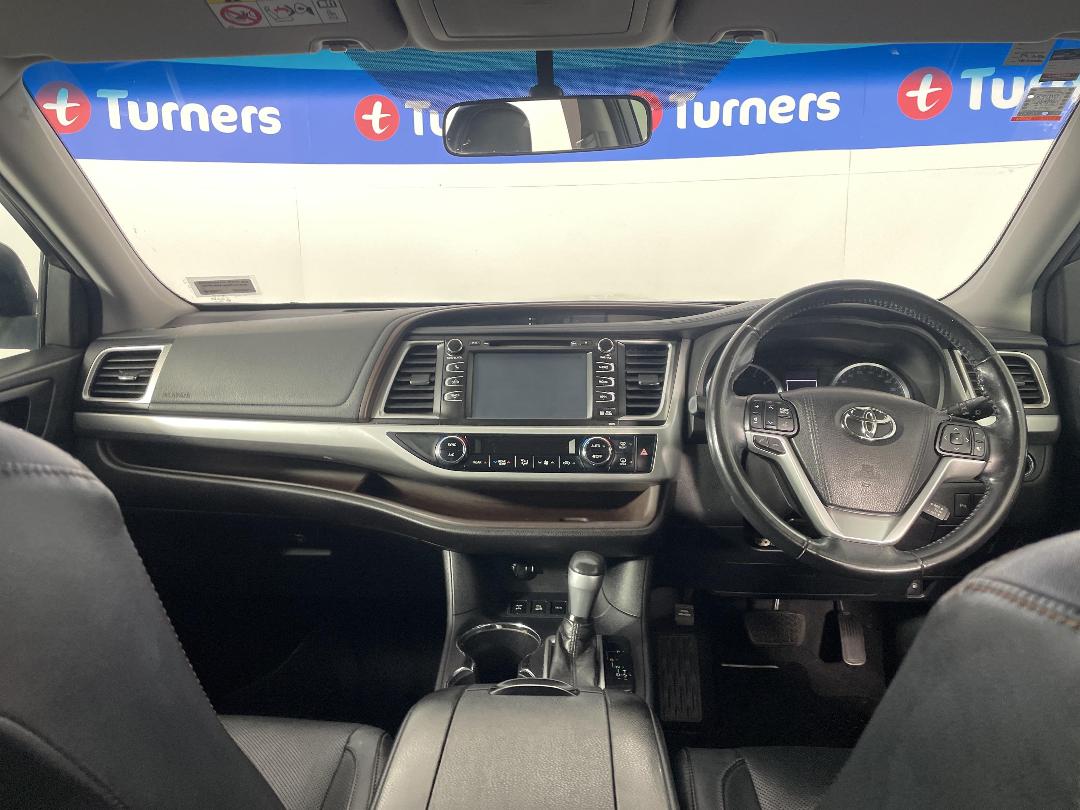 Photo '17' of Toyota Highlander