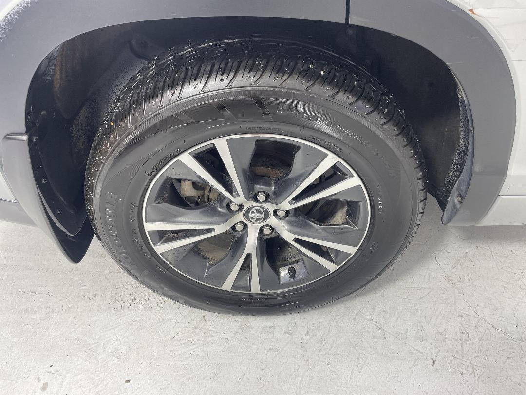 Photo '12' of Toyota Highlander Photo '12' of Toyota Highlander