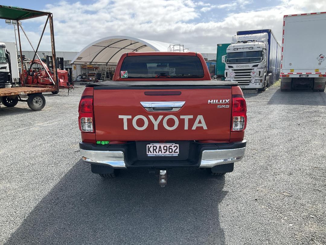 Photo '6' of Toyota Hilux