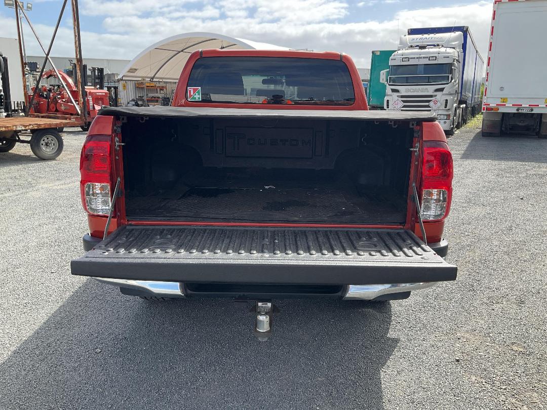 Photo '14' of Toyota Hilux