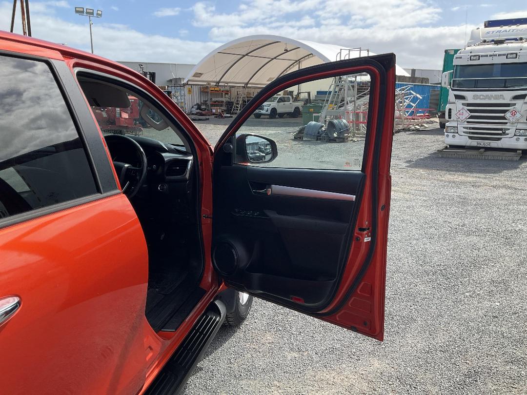 Photo '15' of Toyota Hilux