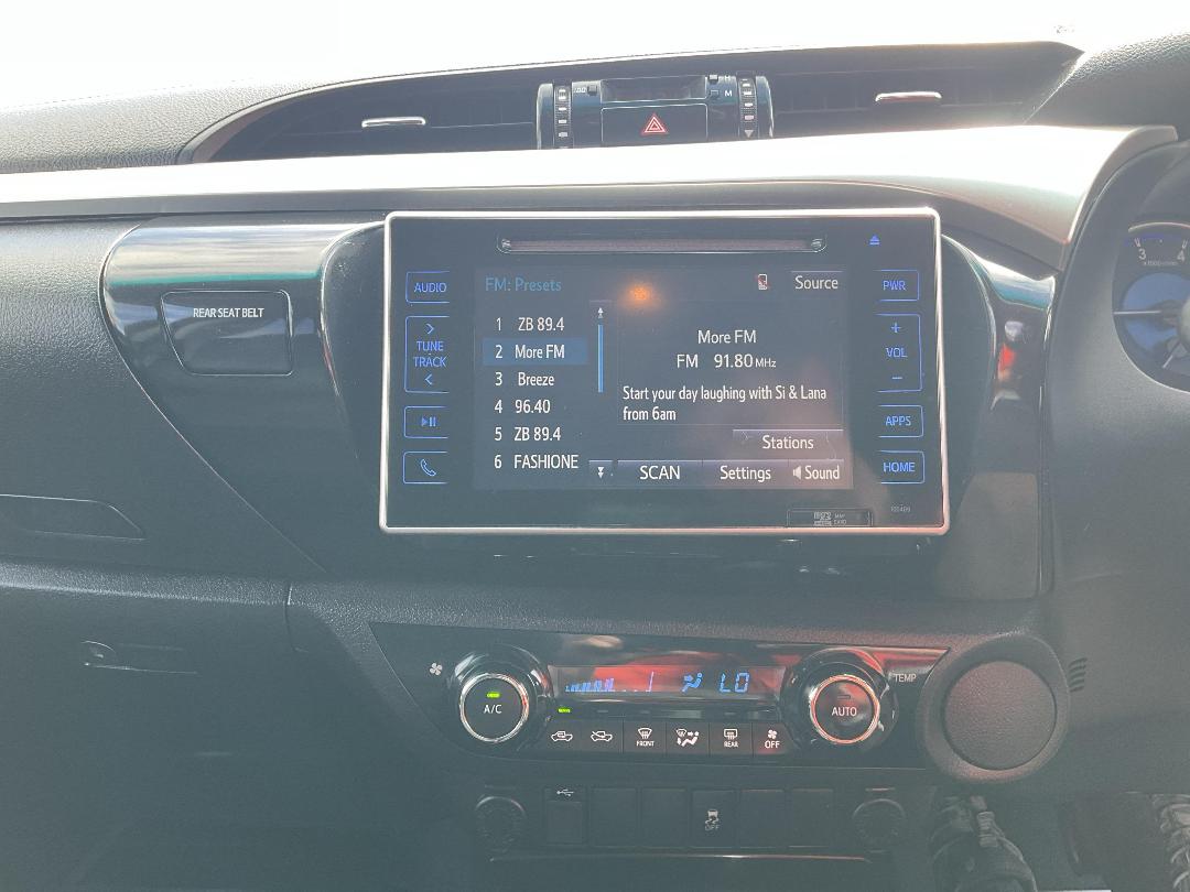 Photo '18' of Toyota Hilux