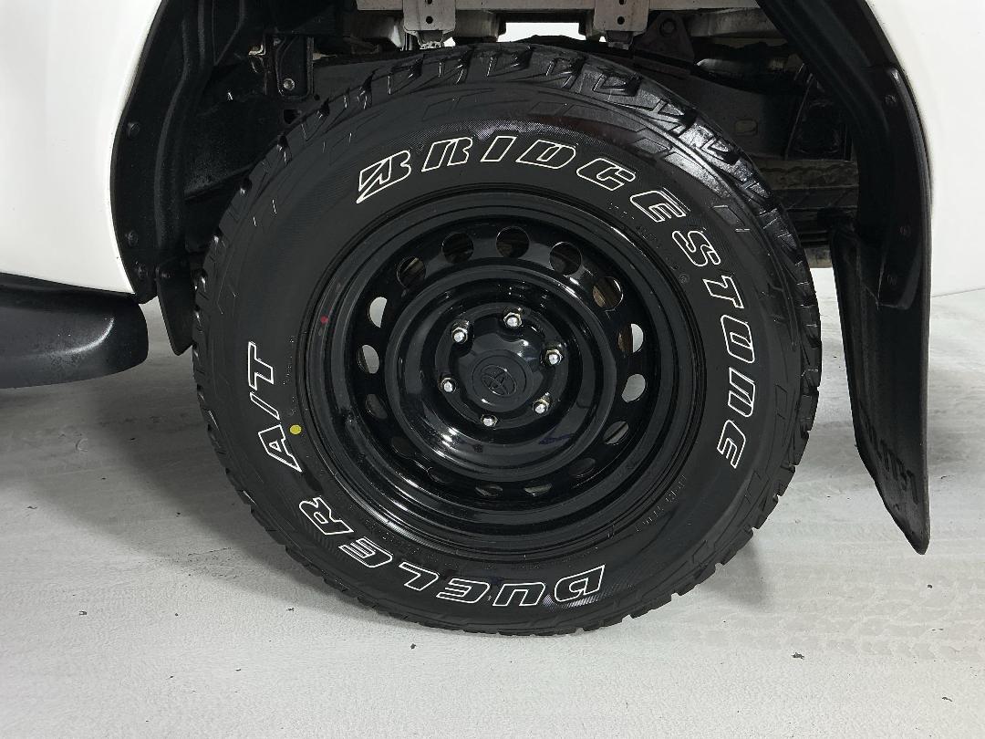 Photo '11' of Toyota Hilux