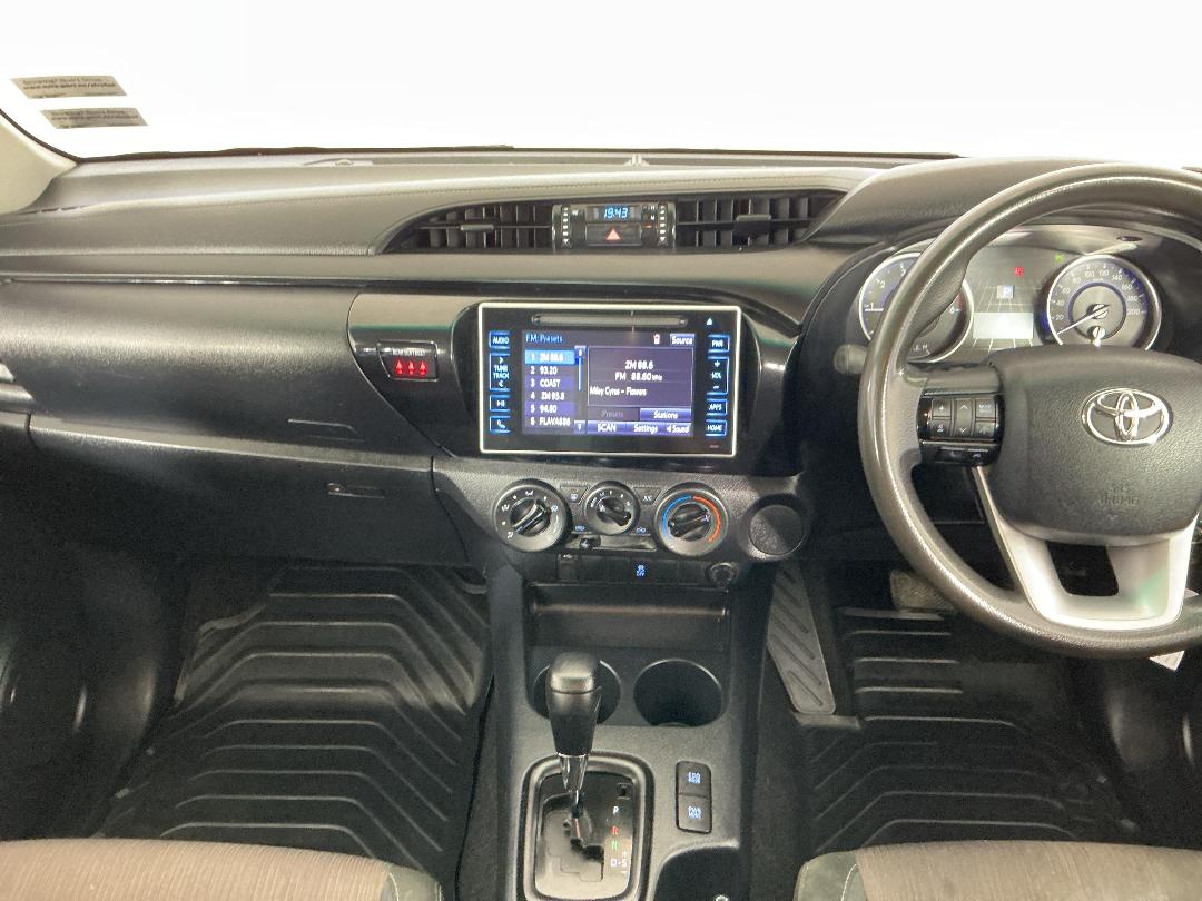 Photo '18' of Toyota Hilux