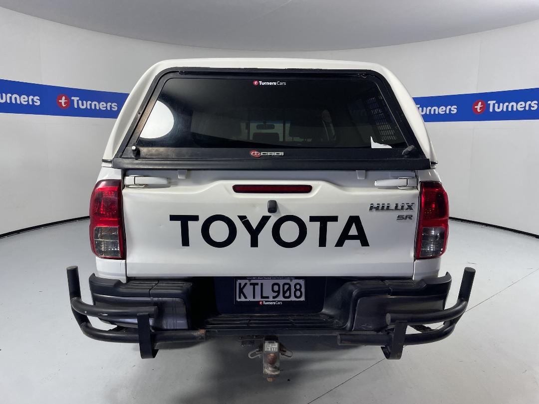 Photo '6' of Toyota Hilux