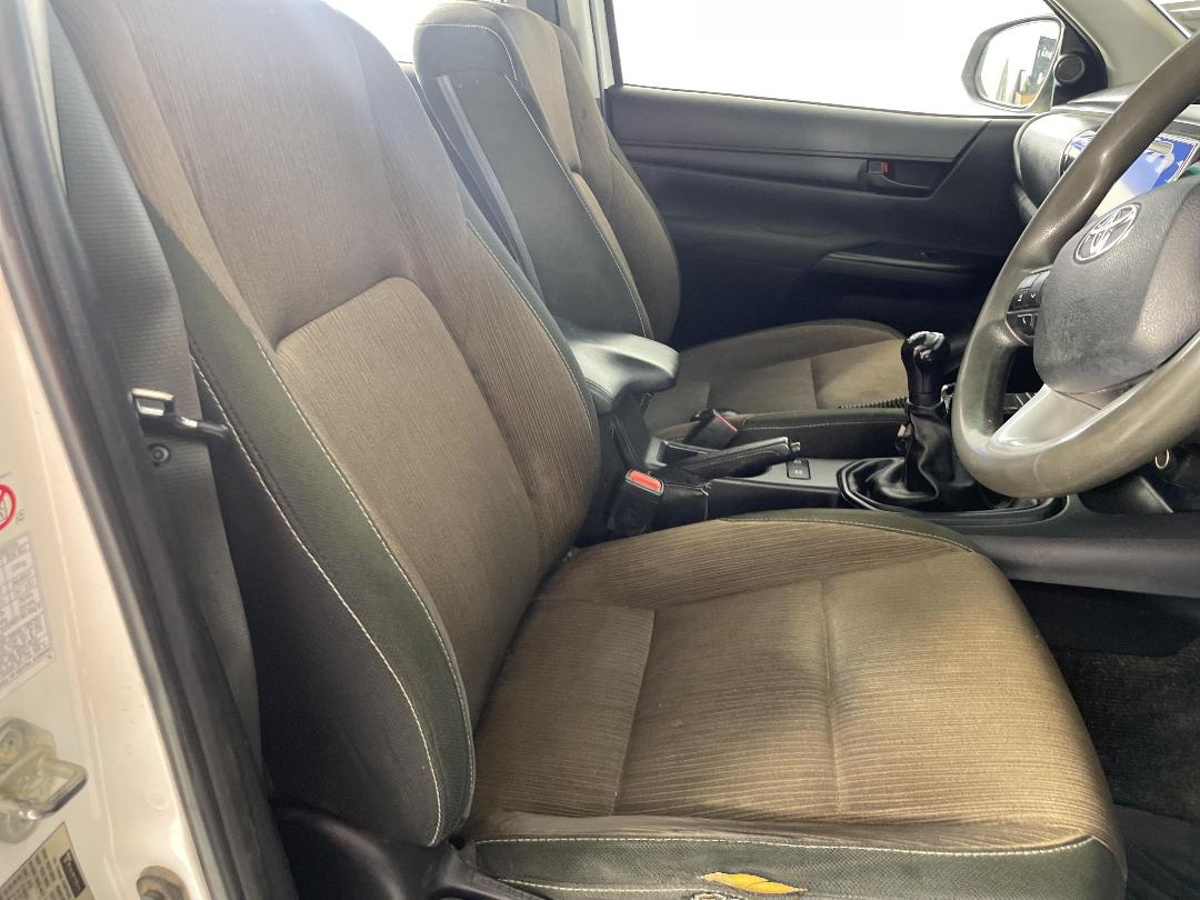 Photo '16' of Toyota Hilux