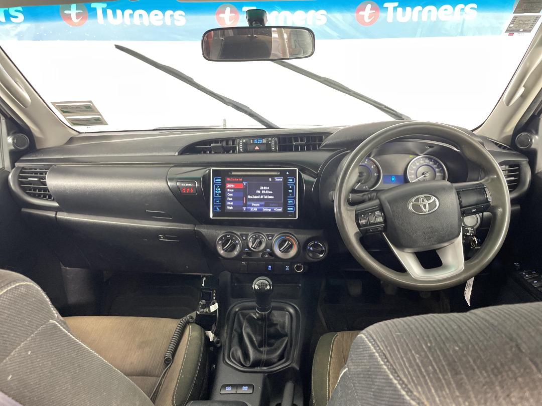 Photo '17' of Toyota Hilux
