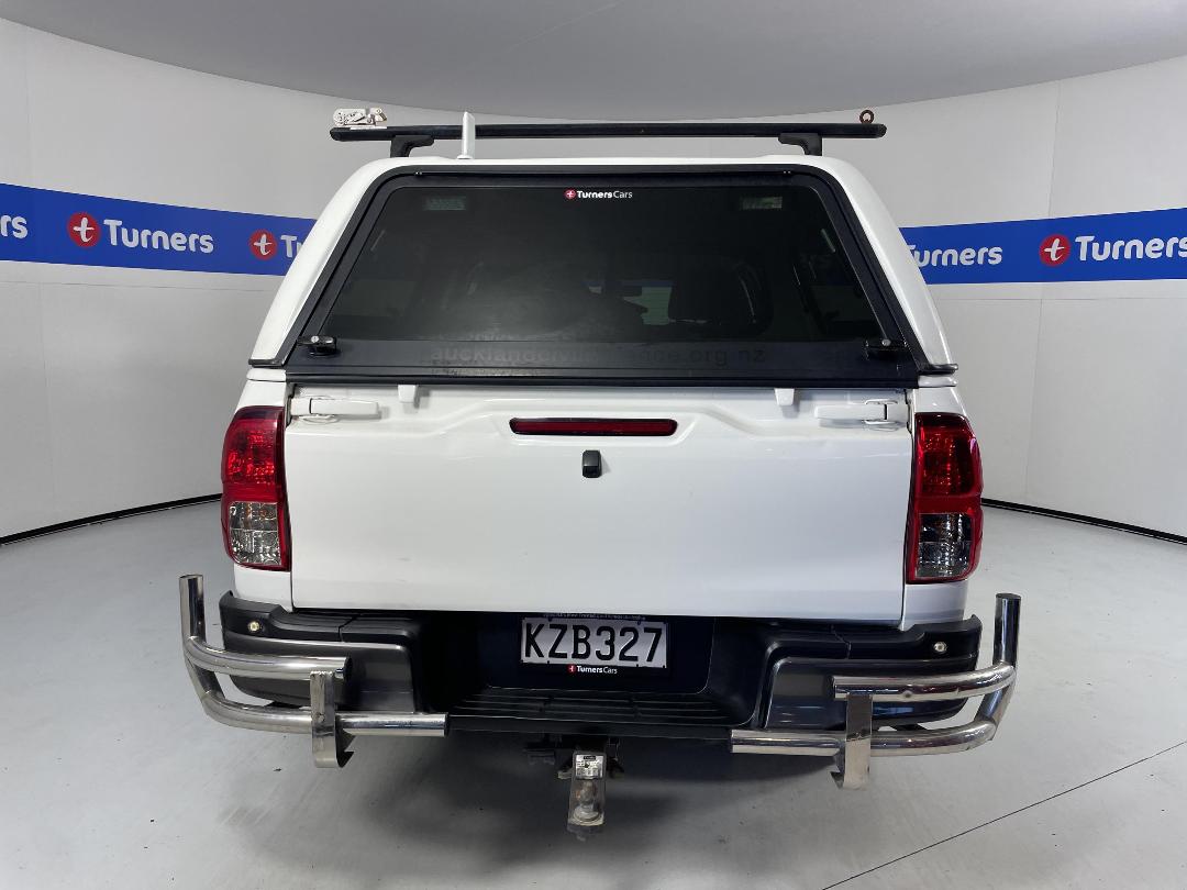 Photo '6' of Toyota Hilux