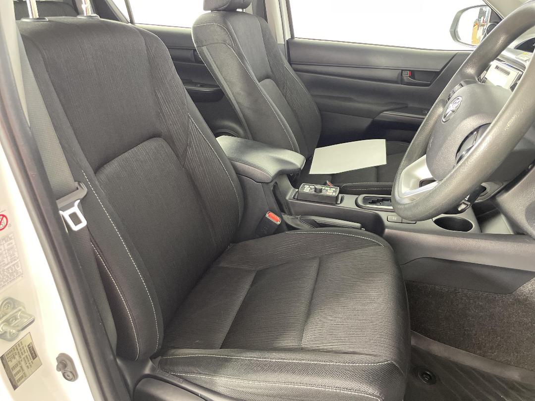 Photo '16' of Toyota Hilux